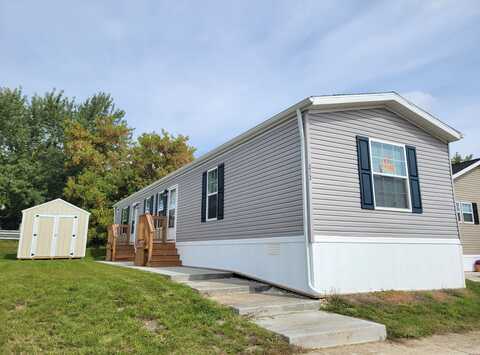 212 E Ross Ct, Highland, MI 48357