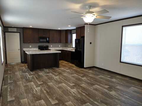 6 Nixon Dr, Davison, MI 48423