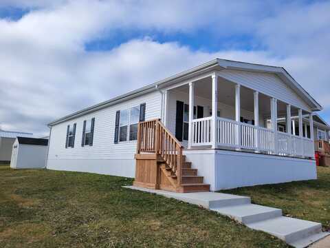 231 E Macgregor Ct, Highland, MI 48357