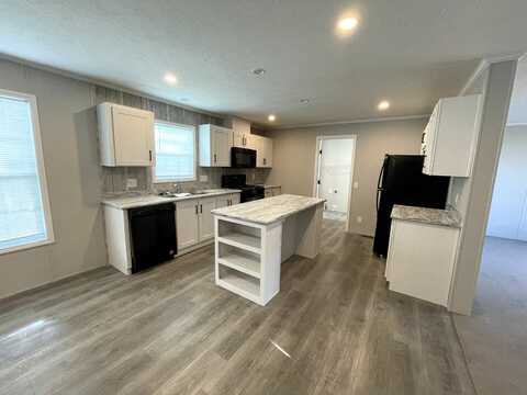5023 Sheffield Ct, Sterling Heights, MI 48310