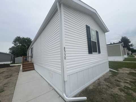 8530 Chanel Ct, Newport, MI 48166
