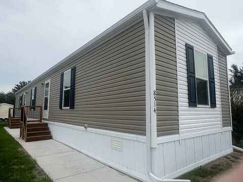 8514 Chanel Ct, Newport, MI 48166