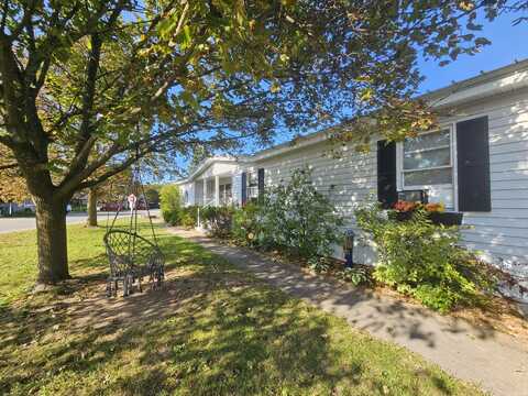 1743 David, Traverse City, MI 49686
