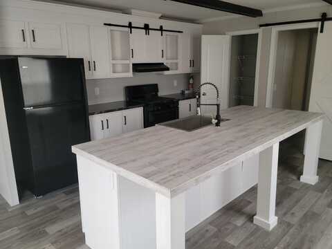 395 Roxbury Park, Goshen, IN 46526