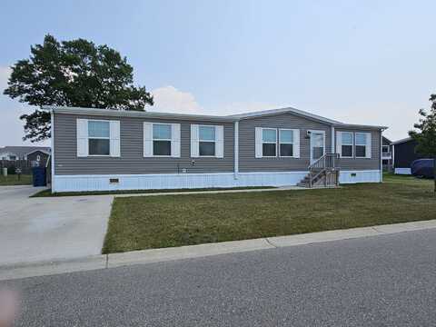 2204 Summerfield Ln, Traverse City, MI 49686