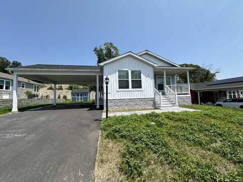 21 Millwood Drive, Uncasville, CT 06382