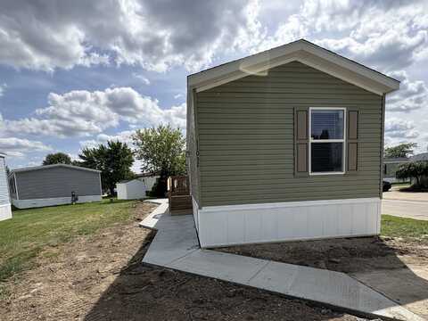 11032 Milford Ln, Washington, MI 48094