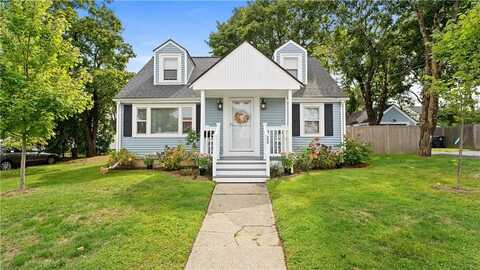 20 Manor Road, Cranston, RI 02920