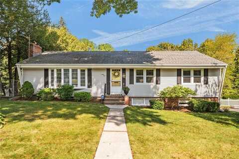 45 Algonquin Drive, Warwick, RI 02888