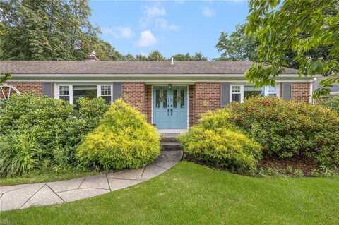 18 Hanley Farm Road, Warren, RI 02885