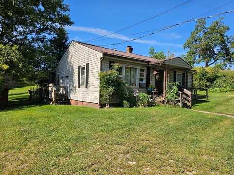 1553 Hilltown Rd, Fries, VA 24330