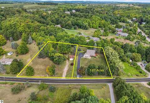 10155 E Shady Lane, Suttons Bay, MI 49682