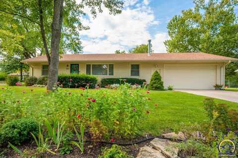925 SW Grand CT, Topeka, KS 66606
