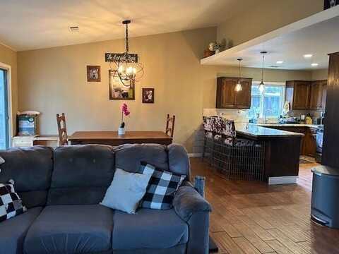 1757 B Avenue, Kingsburg, CA 93631