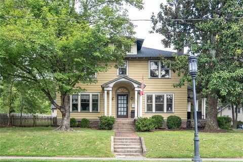 129 Tate Street, Greensboro, NC 27403