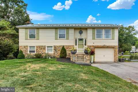 8258 SHEFFIELD MANOR BOULEVARD, WAYNESBORO, PA 17268