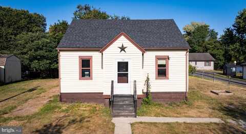 110 GOLDEN LANE, BERKELEY SPRINGS, WV 25411