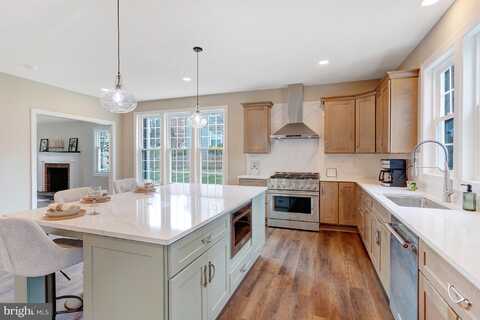 913 SYLVANIA AVENUE, FREDERICKSBURG, VA 22401