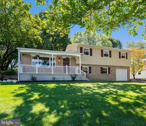 802 LAWRENCE DRIVE, EMMAUS, PA 18049