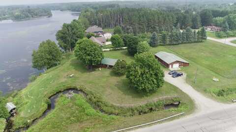 5586 County 420 21st, Gladstone, MI 49837