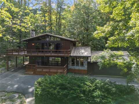 112 Larch Rd, Bullskin Twp, PA 15610