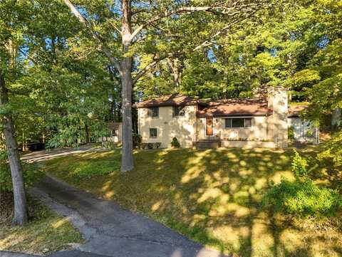 9400 Pannier Rd, McCandless, PA 15237