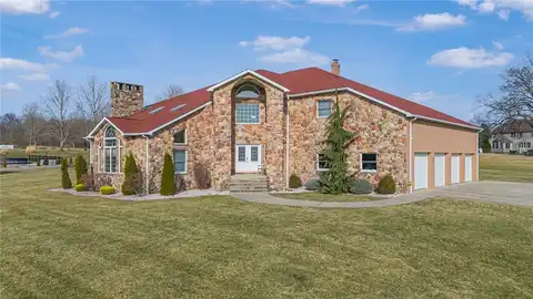 203 Aiken Rd, Shenango Twp, PA 16101