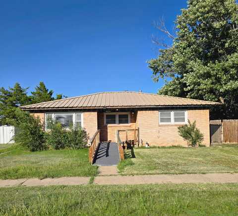 807 S Robey Avenue, Fritch, TX 79036
