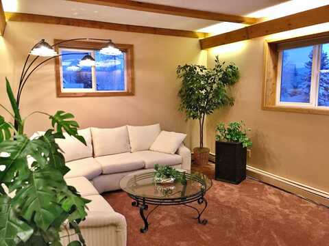 2230 E 52nd Avenue, Anchorage, AK 99507