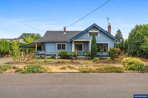 633 SE Ash St, Dallas, OR 97338