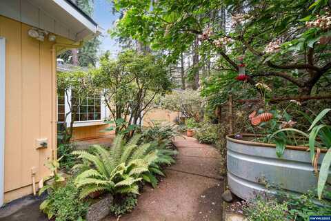 7877 Pine Tree Ln SE, Turner, OR 97392