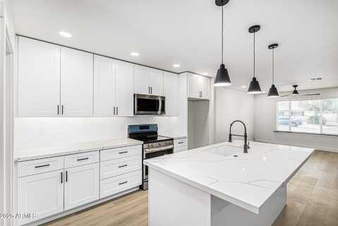 500 E HERMOSA Drive, Tempe, AZ 85282
