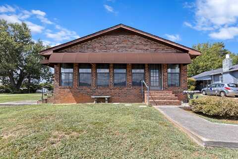 924 E Madison Avenue, Athens, TN 37303