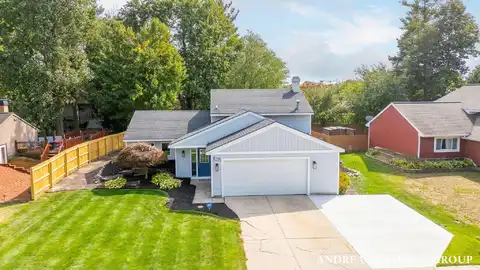 828 TIERRA STREET SE, KENTWOOD, MI 49508