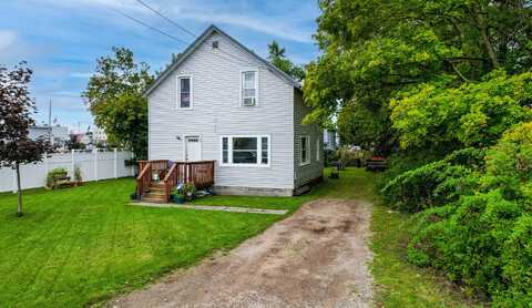 509 W FIRST STREET, CHEBOYGAN, MI 49721