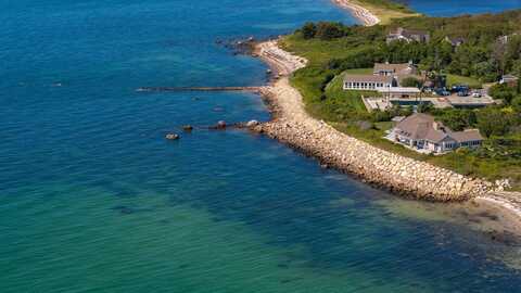 112 Racing Beach Avenue, Falmouth, MA 02540