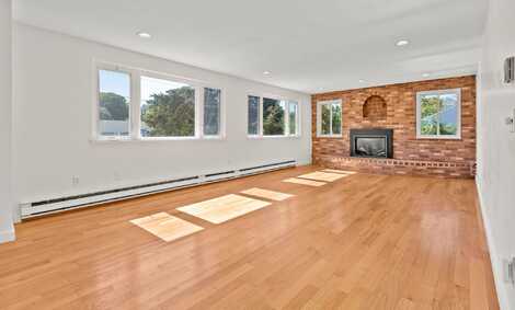 16 Conwell Street, Provincetown, MA 02657