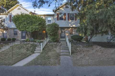502 Foxtrail Circle E, Westerville, OH 43081