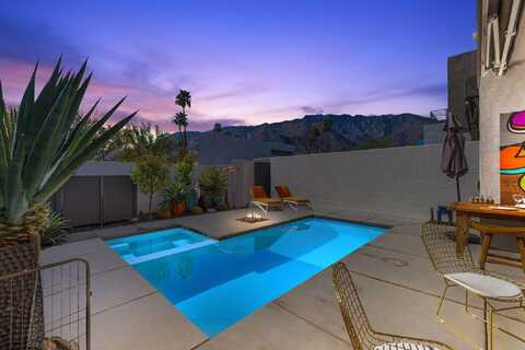 483 Beacon Way, Palm Springs, CA 92262