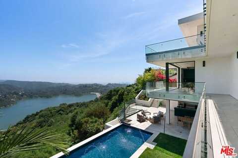 2180 Stradella Rd, Los Angeles, CA 90077
