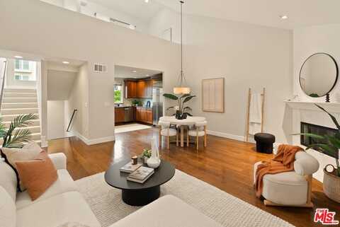 3971 Moore St, Los Angeles, CA 90066