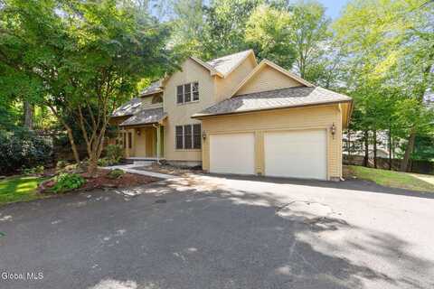 43 Oak Tree Lane, Niskayuna, NY 12309