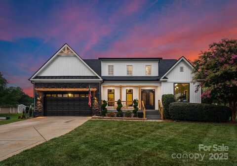 120 Lakeshore Drive, Mooresville, NC 28117