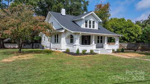 1590 S Center Street, Hickory, NC 28602
