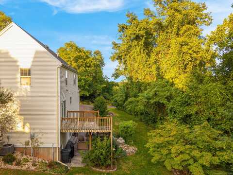 68 Nutmeg Hill Road, Hamden, CT 06514