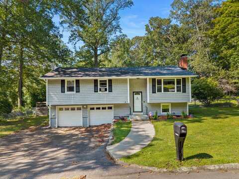 3 Parkwood Drive, Ledyard, CT 06335