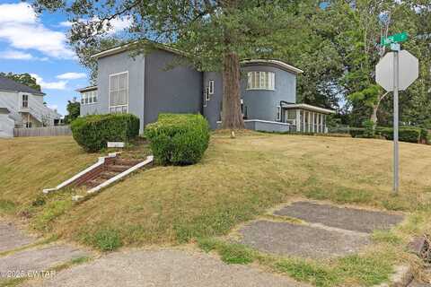 615 S High Street, Trenton, TN 38382