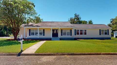 301 Fulton Street, Hartford, AL 36344