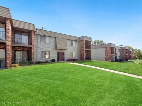 4849 Woodland Avenue unit: 3, West Des Moines, IA 50266