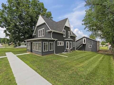 1103 Mulberry, Bellevue, IA 52031